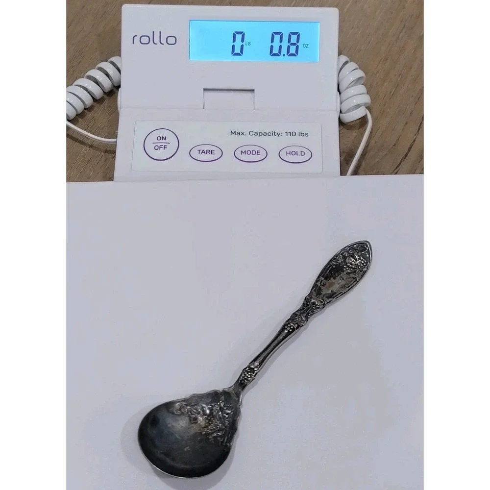 Le Vigne WM Rogers 1881 Flatware Grape Pattern 1908 Sugar Spoon Silver Plate.8oz